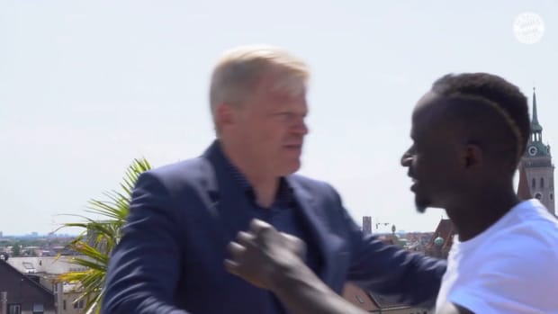 Behind the scenes: Sadio Mané joins Bayern Munich